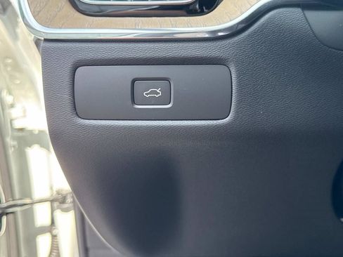 New 2026 Volvo XC60 B5 Plus w/ Climate Package image 31