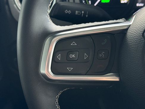 Used 2025 Jeep Wrangler Unlimited Sahara image 27