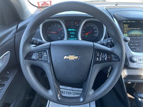 Used 2017 Chevrolet Equinox LS FWD image 20