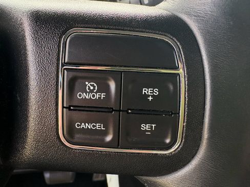 Used 2015 Jeep Wrangler Unlimited Sahara w/ Connectivity Group AWD/4WD image 16
