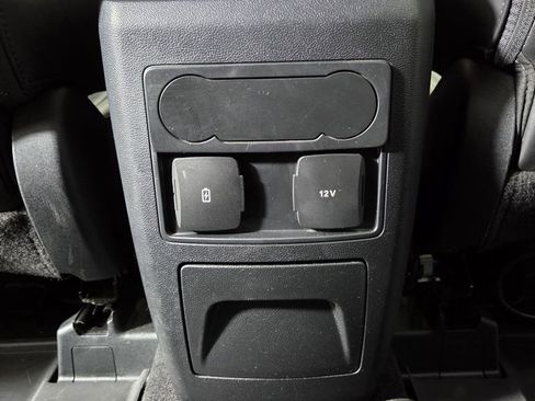 Used 2023 Ford Explorer XLT w/ Equipment Group 202A image 32