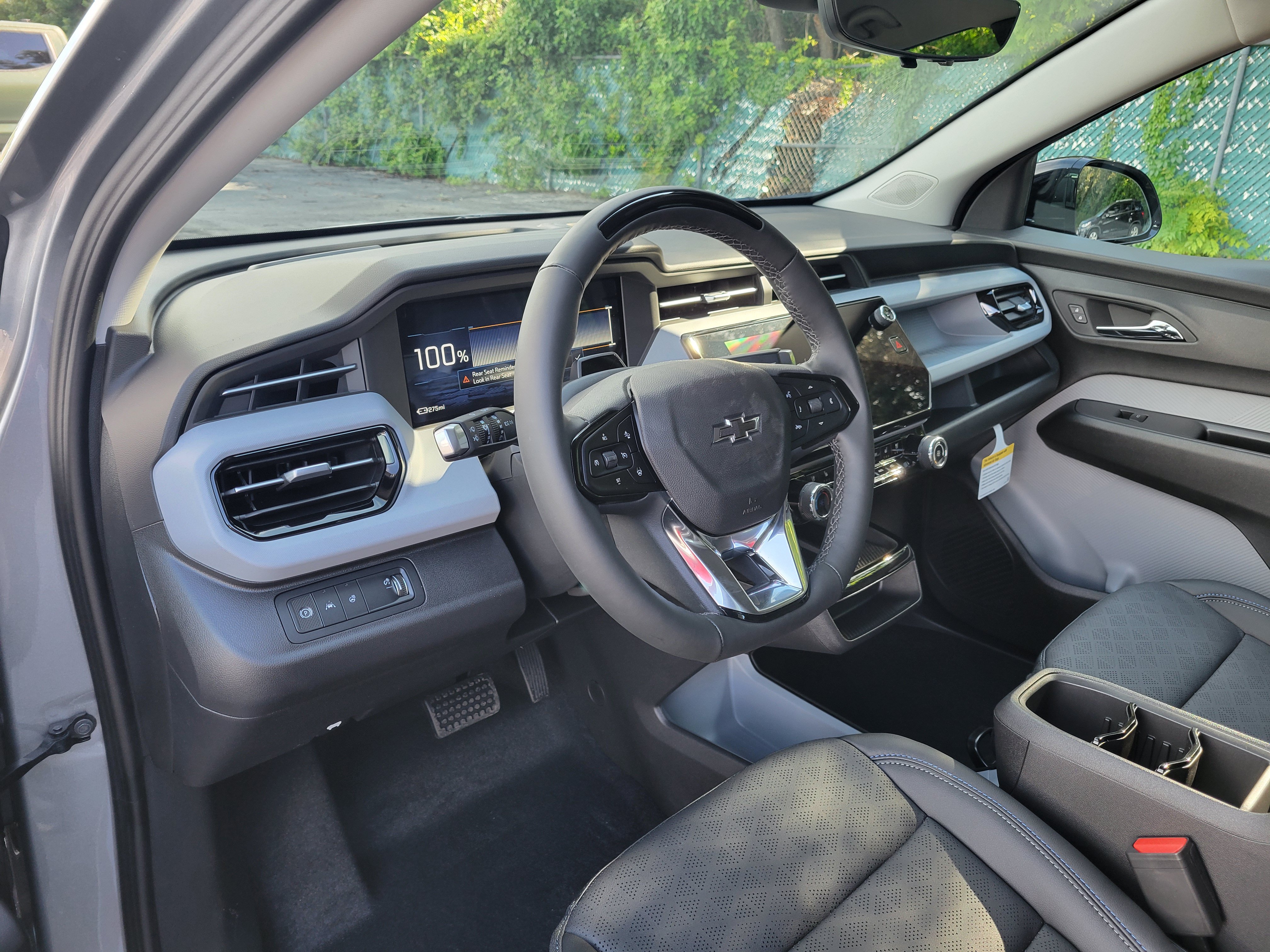 New 2027 Chevrolet Bolt LT w/ Super Cruise Package FWD image 29