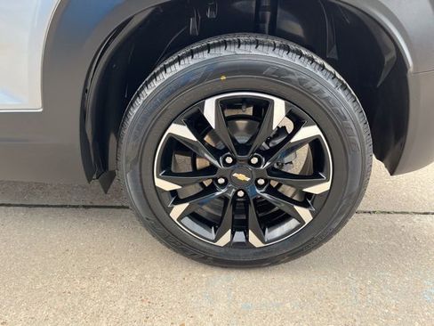 Used 2023 Chevrolet TrailBlazer LT image 6