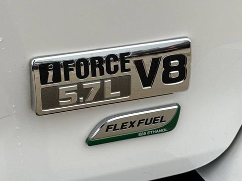Used 2016 Toyota Sequoia SR5 w/ Premium Package AWD/4WD image 11