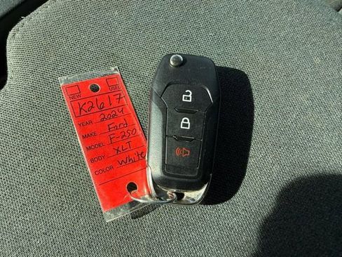 Used 2024 Ford F250 XLT image 46