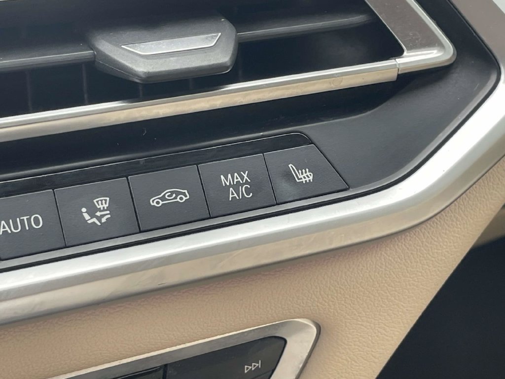 Used 2019 BMW X7 xDrive40i w/ Premium Package AWD/4WD image 18