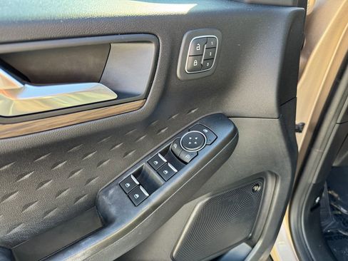 Used 2020 Ford Escape Titanium w/ Titanium Premium Package 2.0 image 15