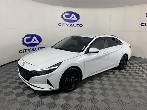 Used 2021 Hyundai Elantra SEL FWD image 7