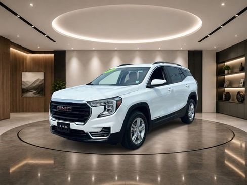 Used 2023 GMC Terrain SLE w/ Driver Convenience Package AWD/4WD image 2