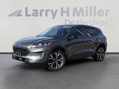Used 2022 Ford Escape SE w/ SE Sport Appearance Package image 1