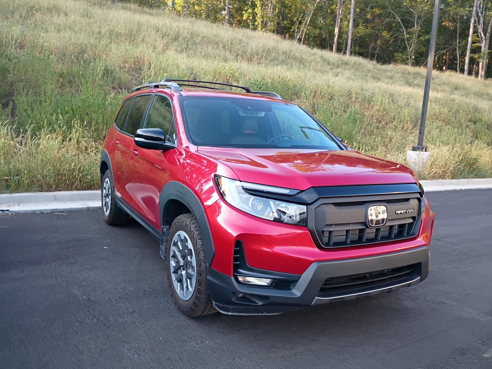 Used 2025 Honda Passport TrailSport image 3