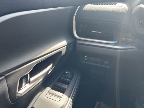 Used 2025 Toyota Grand Highlander XLE image 8