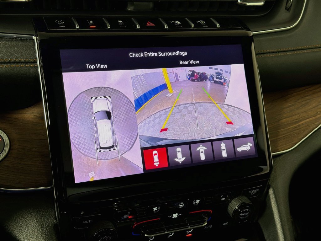 Used 2025 Jeep Grand Cherokee Summit w/ Adv Protech Group IV AWD/4WD image 14