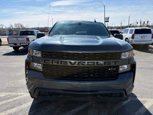 Used 2019 Chevrolet Silverado 1500 Custom w/ Custom Value Package image 8