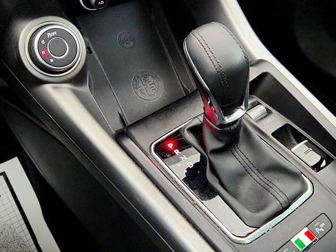 Used 2024 Alfa Romeo Tonale Ti image 19