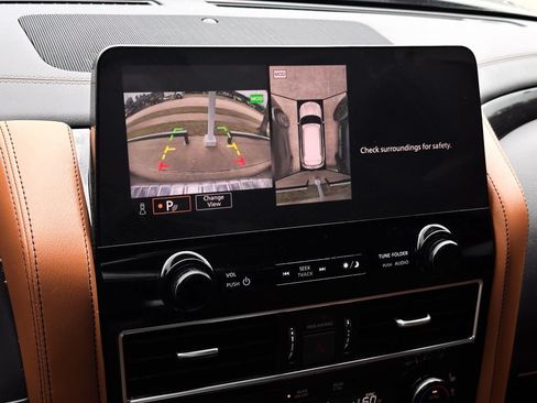 Used 2024 INFINITI QX80 Sensory w/ All-Season Package RWD image 11