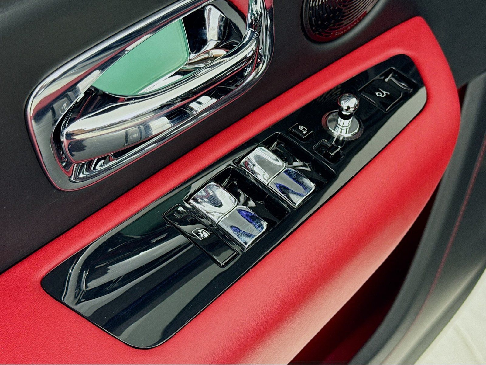 Certified 2026 Rolls-Royce Cullinan w/ Cullinan Package AWD/4WD image 17