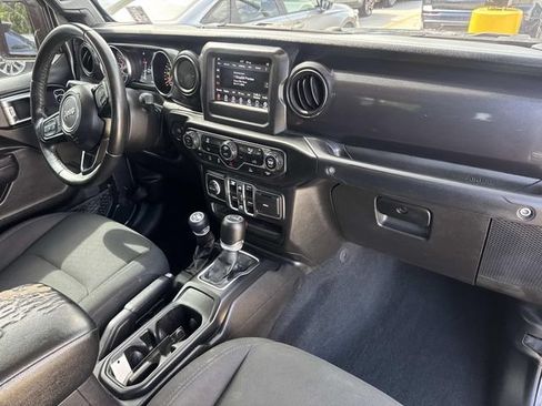 Used 2022 Jeep Gladiator Sport AWD/4WD image 12