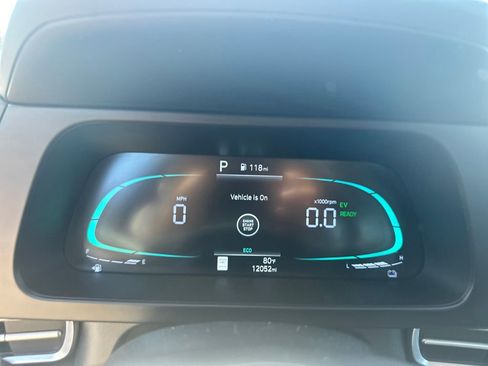 Used 2025 Hyundai Elantra Hybrid FWD image 17