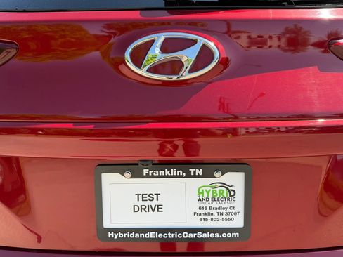 Used 2023 Hyundai Kona SEL FWD image 3