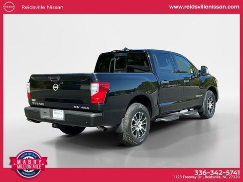 Used 2024 Nissan Titan SV w/ SV Convenience Package image 6