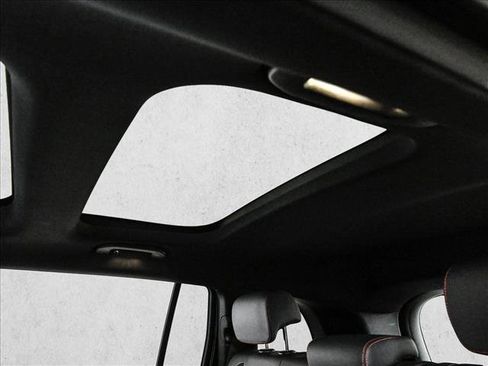 Certified 2025 Mercedes-Benz EQB 250+ image 21