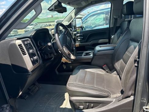 Used 2018 GMC Sierra 2500 Denali w/ Duramax Plus Package AWD/4WD image 7