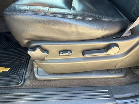 Certified 2011 Chevrolet Avalanche LT w/ Texas Edition RWD image 13