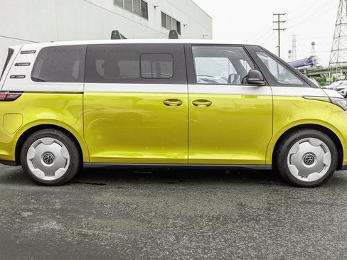 New 2025 Volkswagen ID. Buzz 1st Edition image 3