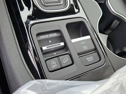 New 2025 Honda Pilot Touring image 21