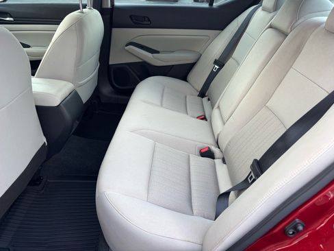 Used 2024 Nissan Altima 2.5 SV w/ SV Premium Package FWD image 9