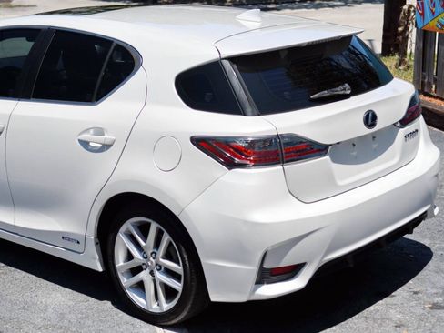 Used 2015 Lexus CT 200h FWD image 10