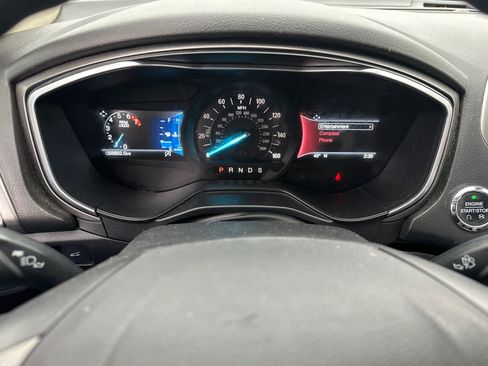 Used 2019 Ford Fusion SE image 18