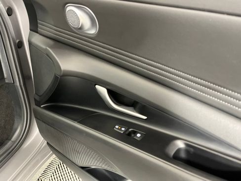 Used 2025 Hyundai Elantra SEL FWD image 20