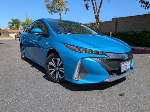 Used 2017 Toyota Prius Prime Premium w/ Carpet Mat Package FWD image 2