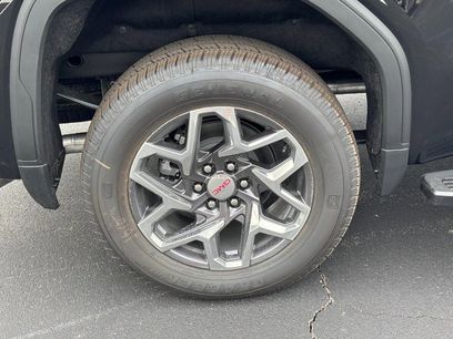 New 2025 GMC Sierra 1500 SLT w/ SLT Premium Plus Package