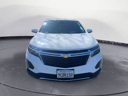 Used 2022 Chevrolet Equinox LT image 2