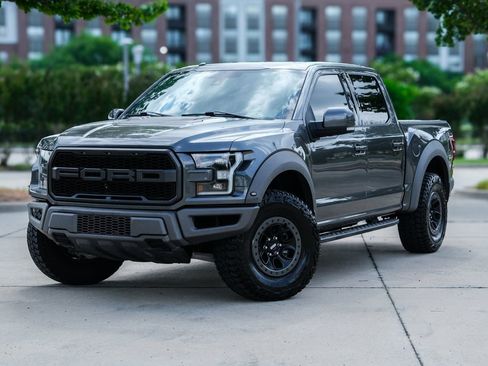 Used 2017 Ford F150 Raptor w/ Equipment Group 802A Luxury AWD/4WD image 7