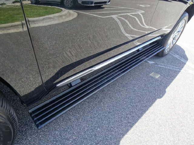 Used 2022 Cadillac Escalade Premium Luxury w/ Performance Package AWD/4WD image 44