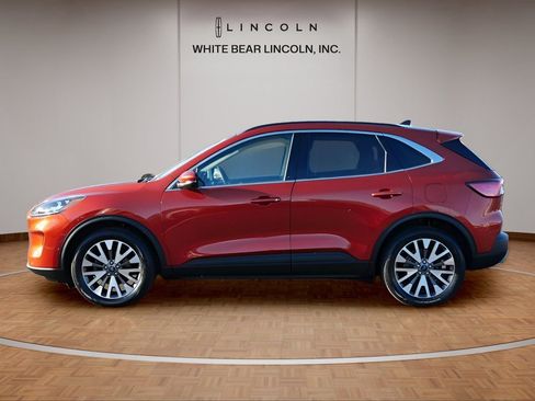 Used 2020 Ford Escape Titanium image 8