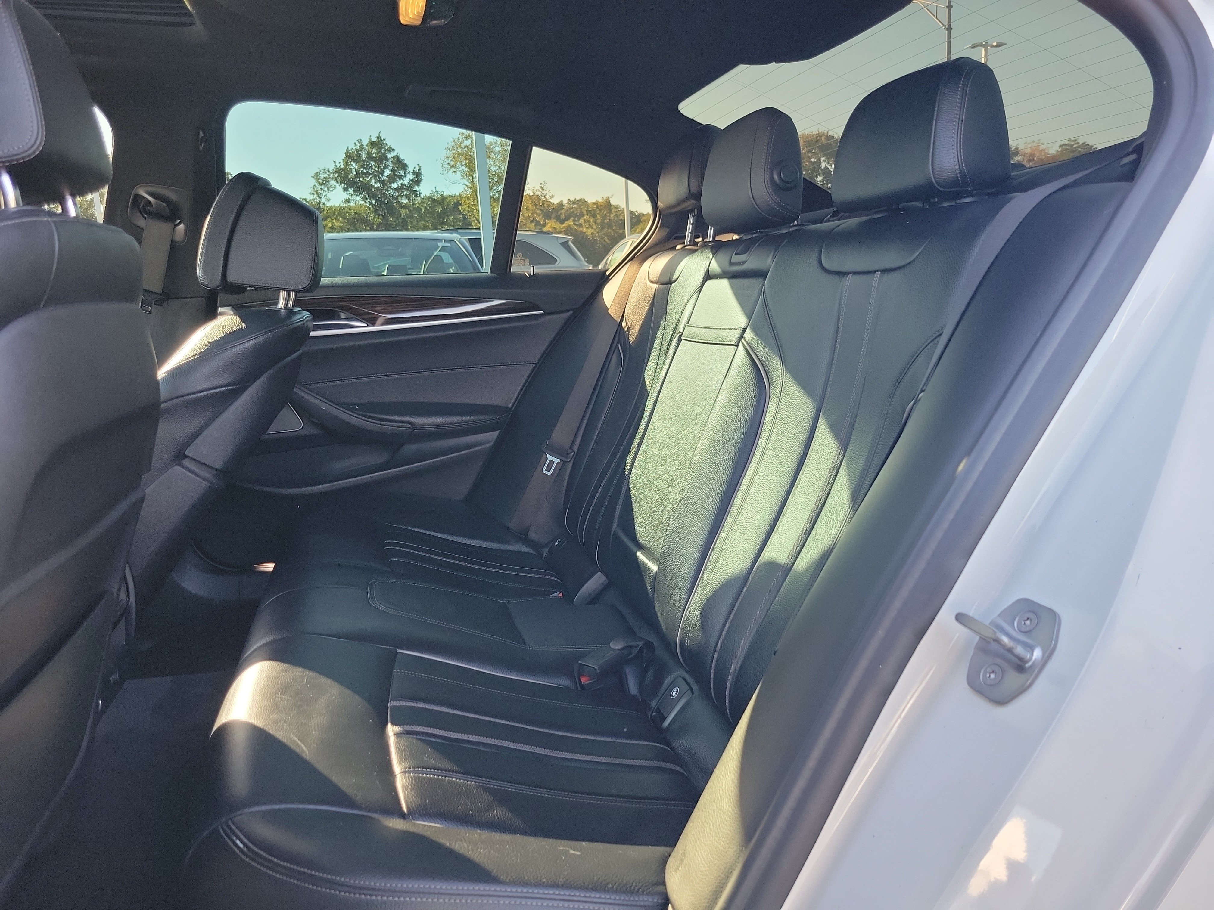 Used 2018 BMW 540i xDrive w/ Premium Package AWD/4WD image 7