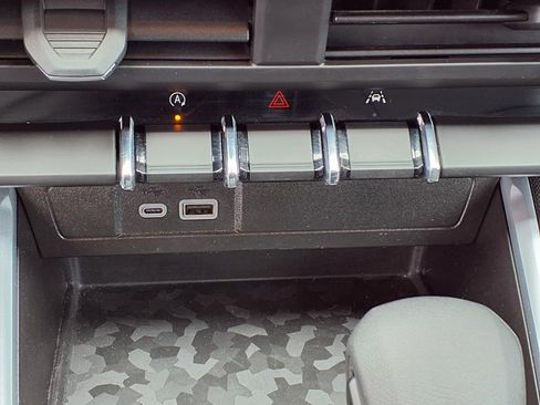 Used 2024 Chevrolet Colorado Trail Boss AWD/4WD image 24
