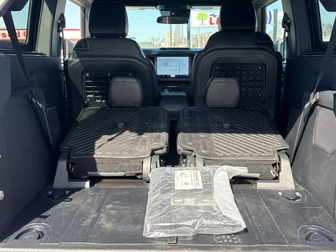 Used 2024 Ford Bronco Black Diamond w/ Sasquatch Package image 18