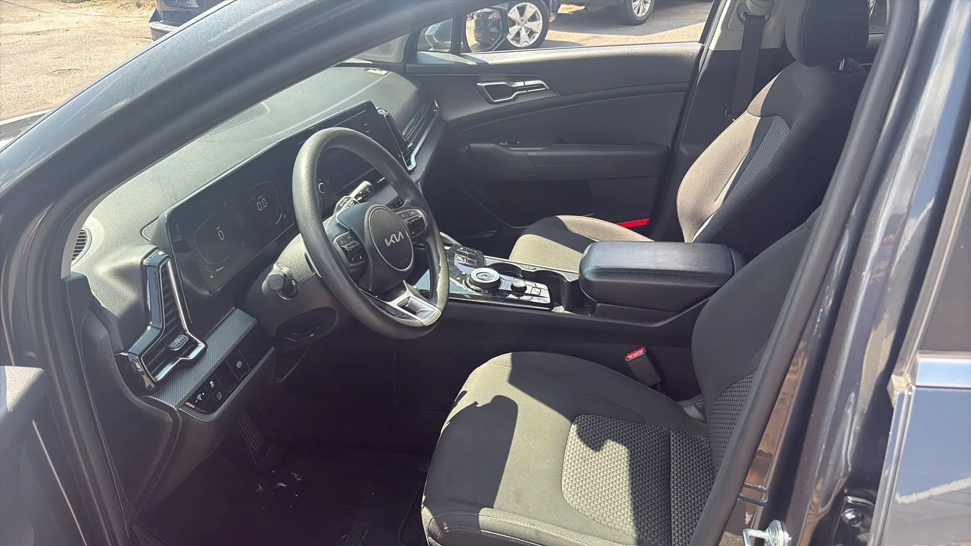 Used 2023 Kia Sportage LX AWD/4WD image 14