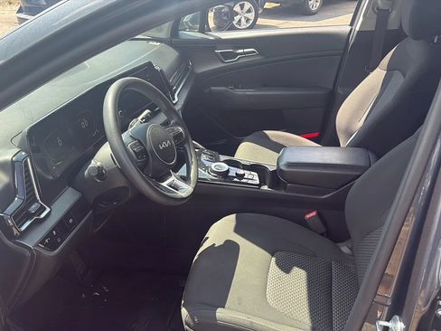 Used 2023 Kia Sportage LX AWD/4WD image 14