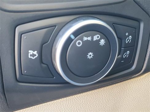 Used 2017 Ford Focus SE image 11