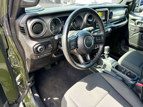 Used 2023 Jeep Wrangler Unlimited w/ Cold Weather Group image 10