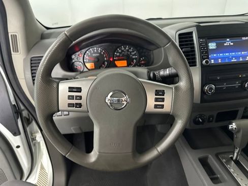Used 2019 Nissan Frontier SV image 14