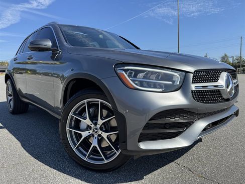 Used 2021 Mercedes-Benz GLC 300 4MATIC w/ AMG Line image 12