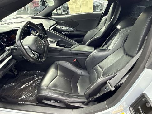 Used 2021 Chevrolet Corvette Stingray Coupe w/ Z51 Performance Package RWD image 29